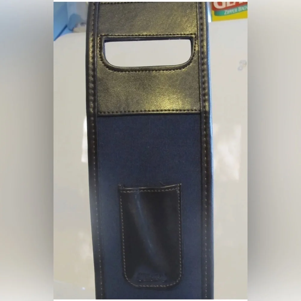 NEW Chaps Navy Canvas & Brown Faux Leather Wine Bottle Carrier Case with Pocket